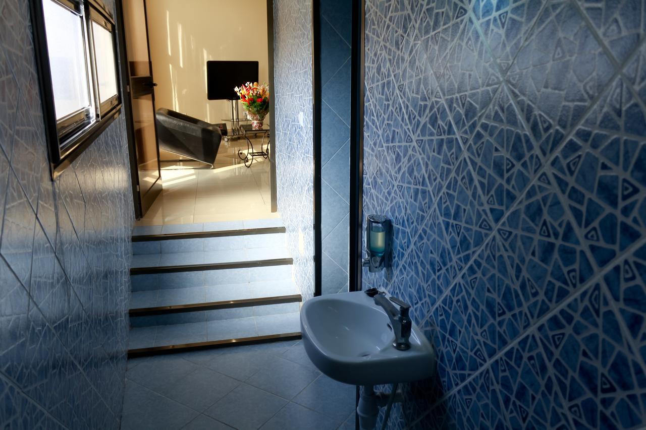 Hotel M'Rode Lomé Eksteriør bilde